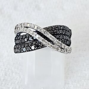 Gorgeous Genuine White & Black Diamond Ring Sterling Silver Sz 6.5!